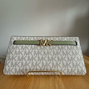 NWT Michael kors reed wallet